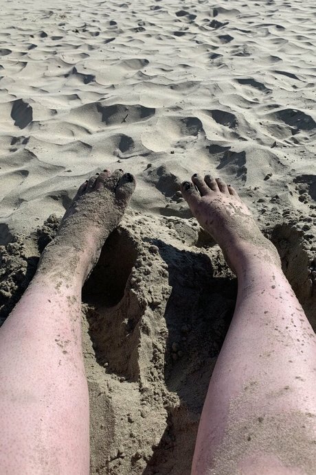 domisbomb free actress img