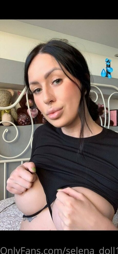 selena doll1 pornographic actress photos