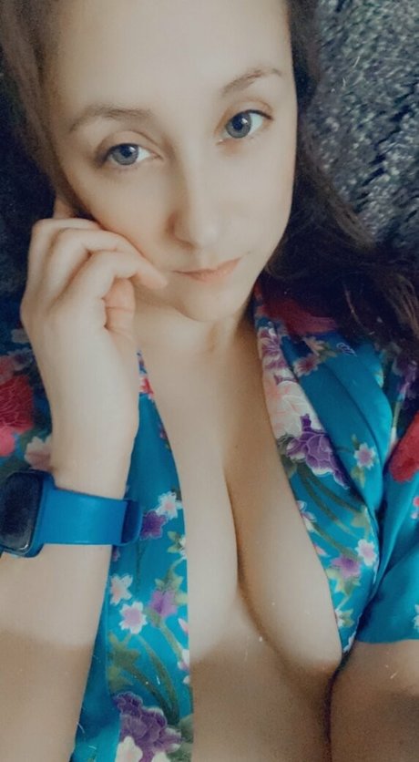 luna goodchild model picture