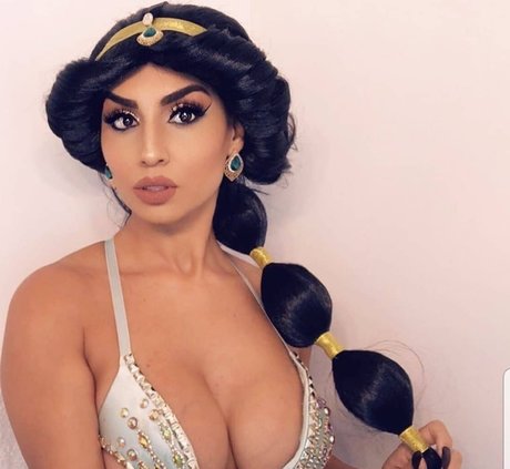 Mynameiszaraaa model naked image