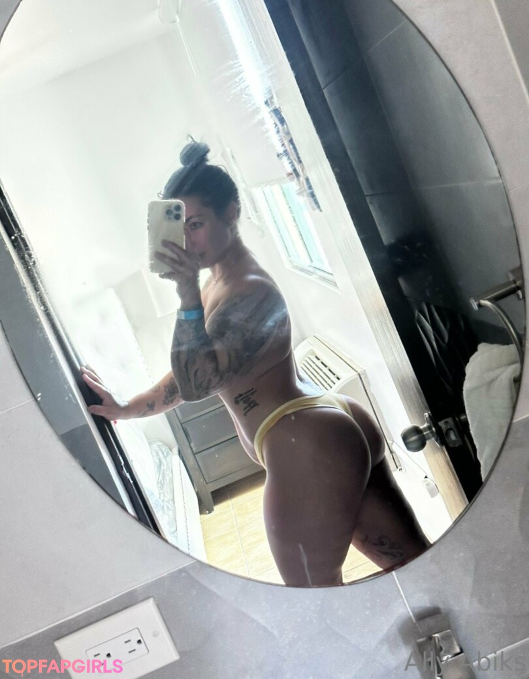 Jenna Skiba nude star picture