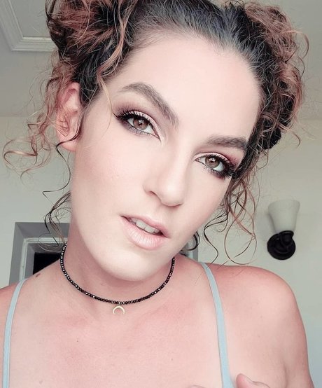 Stevie Macaroni star sexy picture