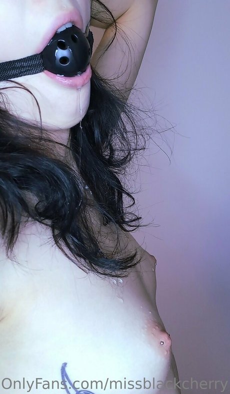 missblackcherry hot actress pic