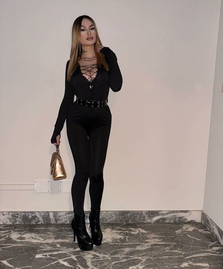 aliih hx pornographic actress images