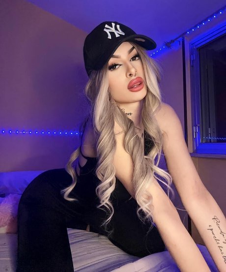 aliih hx star top image