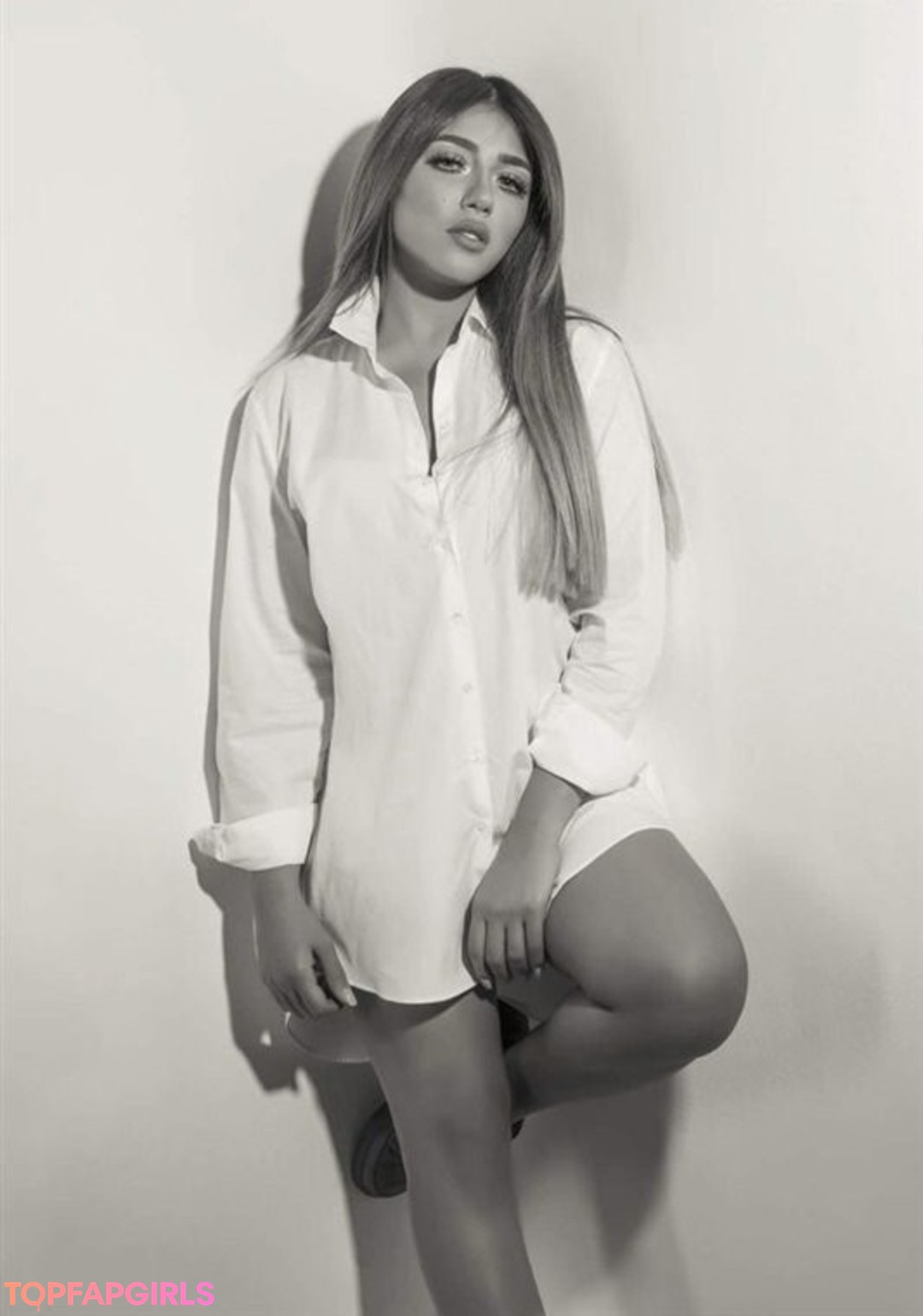 Sarah Salama model high quality picture