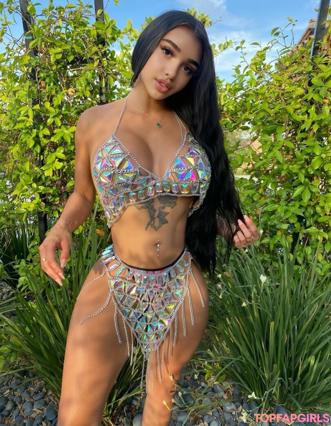 jayluhxo nude model picture