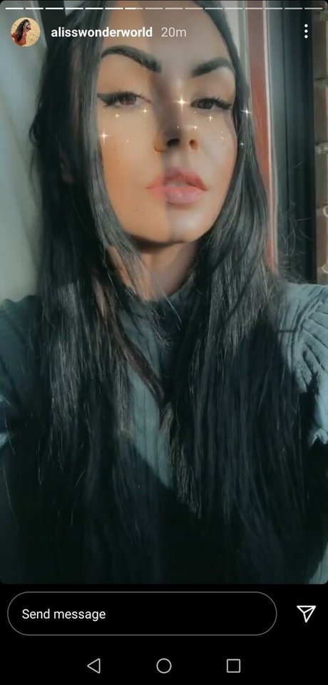 Nadinechase free actress img