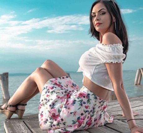 Nadinechase star adult pic