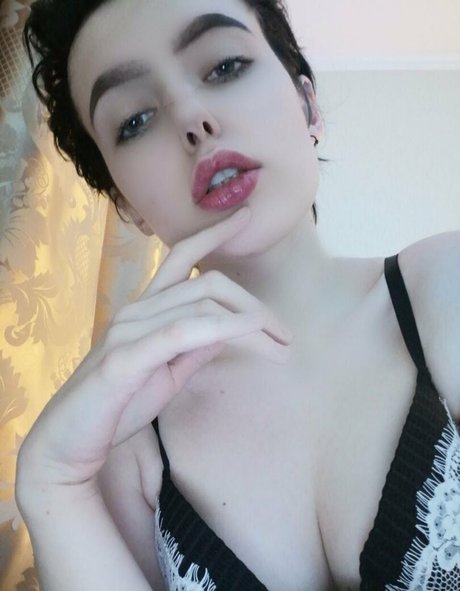 yanaanime model nude pic