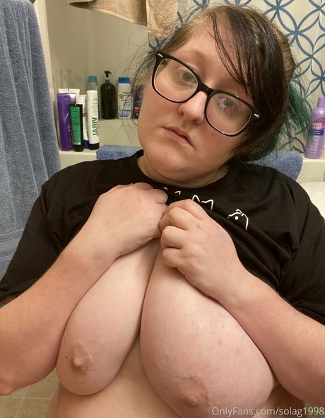 busty teen onlyfans free nude images