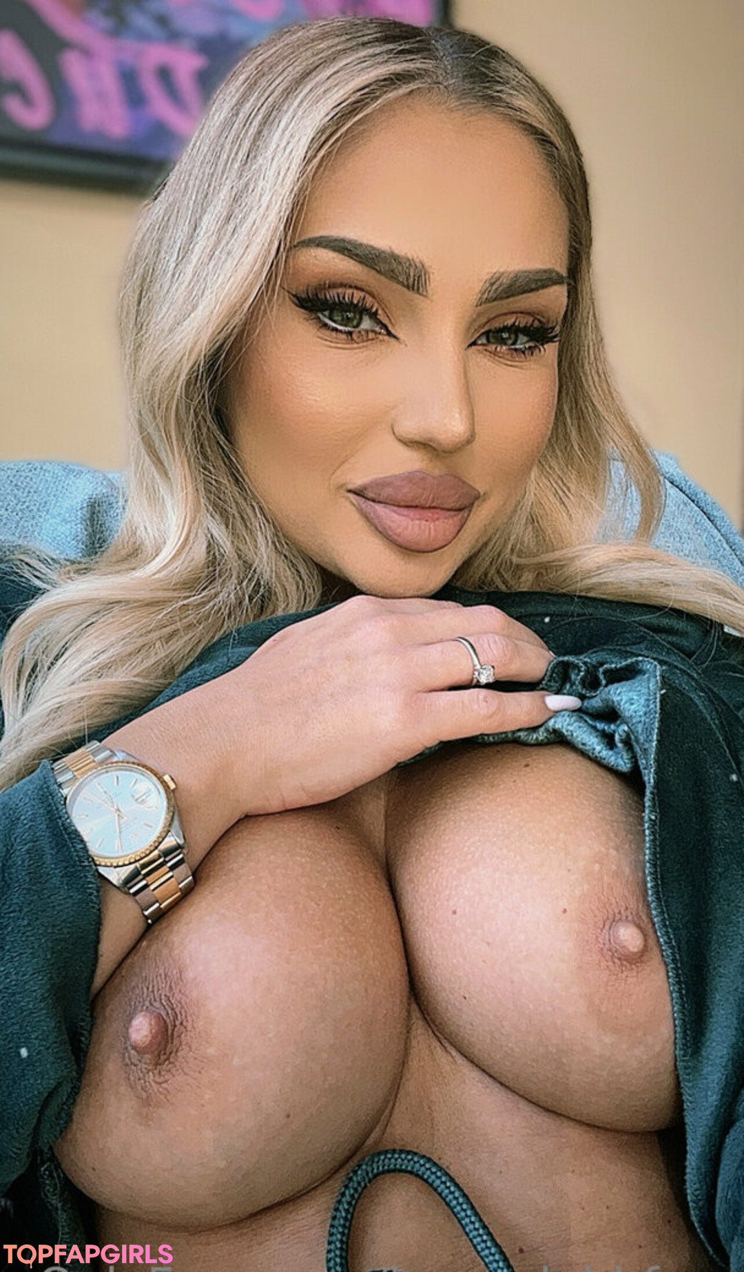 lorenelobbfree model erotic picture