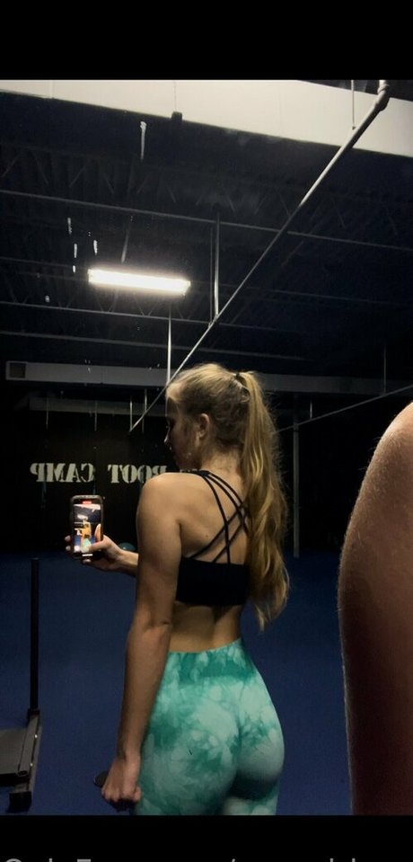 yourgirlzoey beautiful model images