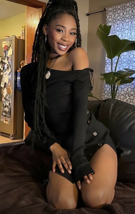 Urfavgirlfriend nice model img