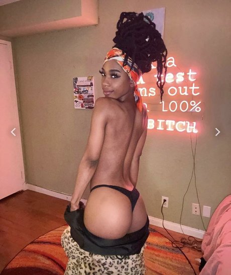 Urfavgirlfriend star art galleries