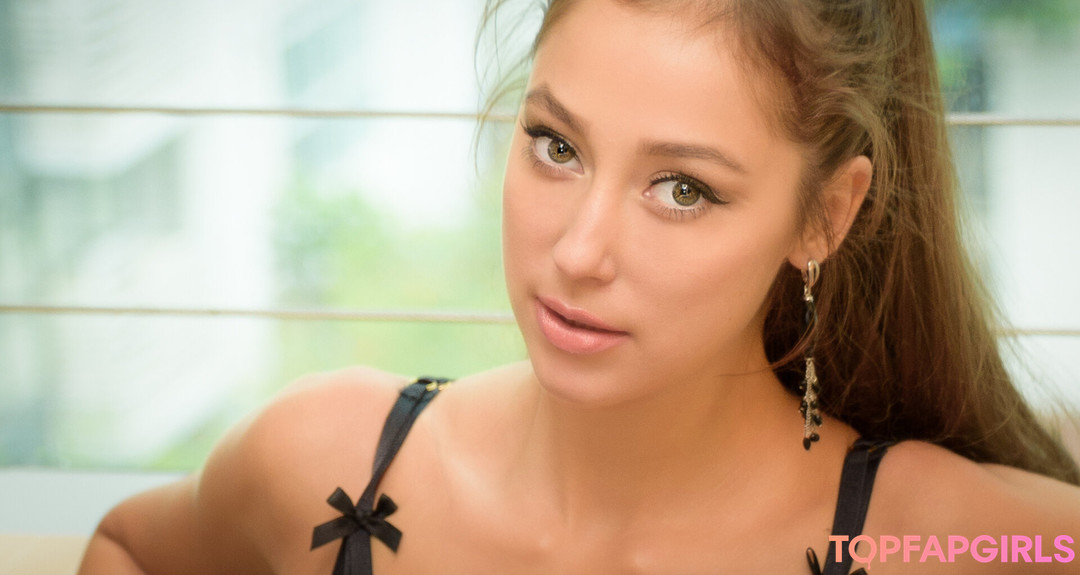Angelica Chebotar model erotic picture