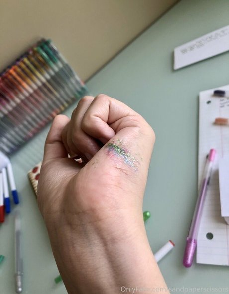 sandpaperscissors model free picture