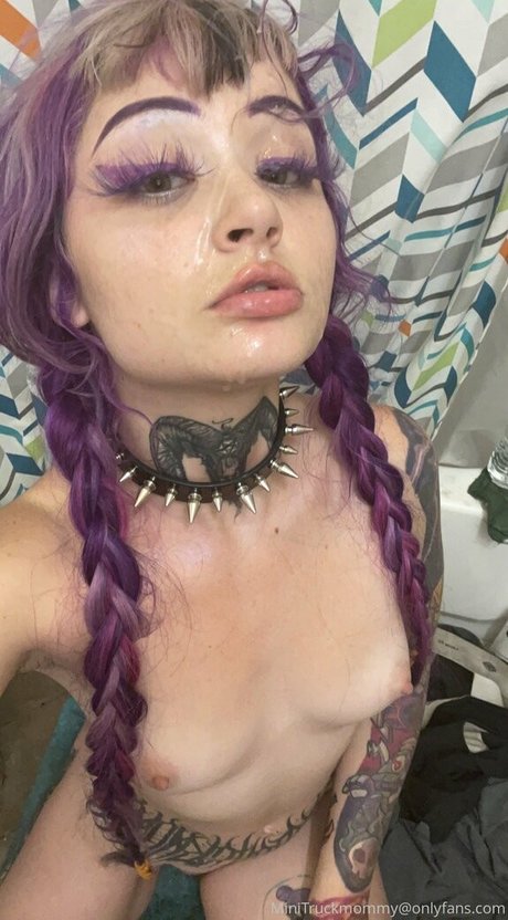 MiniTruckMommy naked actress img