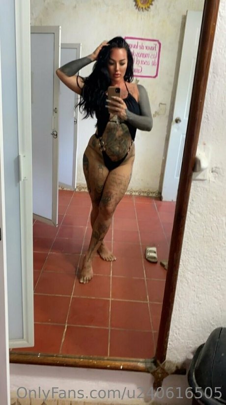 Getin loser21 naked actress archive