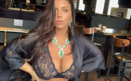 corpus onlyfans beautiful naked picture