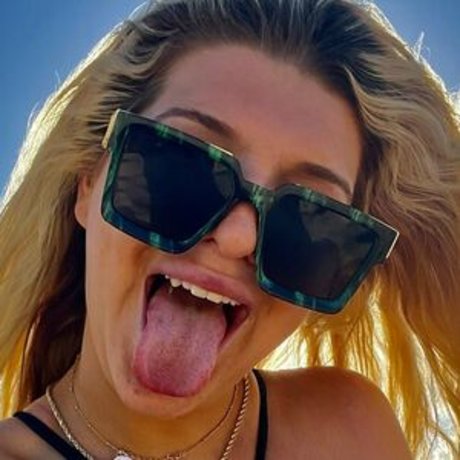 hottest midget onlyfans pretty pictures