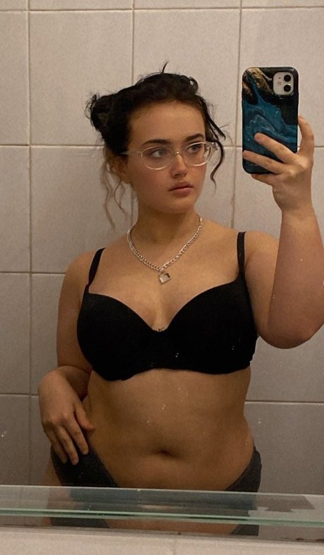 mechedaily high quality pornstar pic