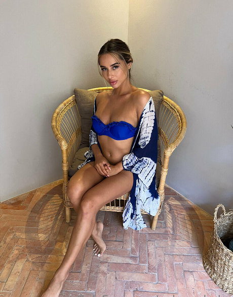 Aubrey Clarke star erotic pics