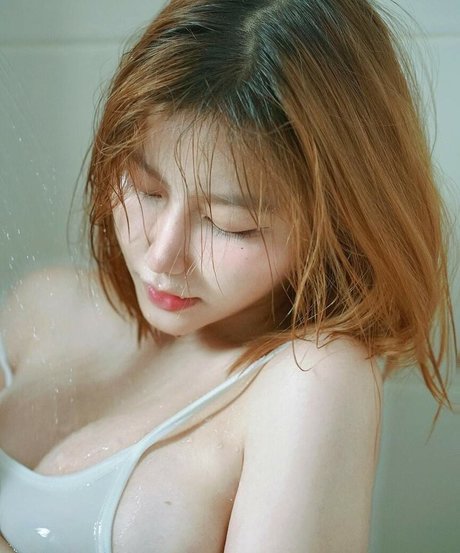 f manatsanan top profile image