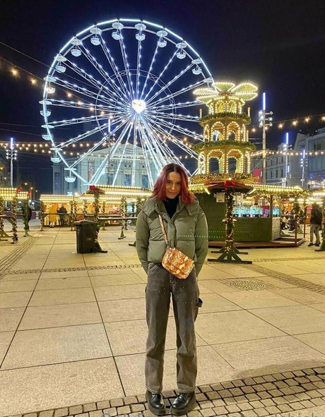 wowredchich exclusive model pic