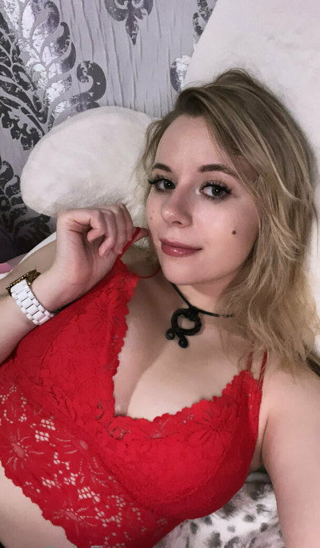 curvy nude onlyfans free photos