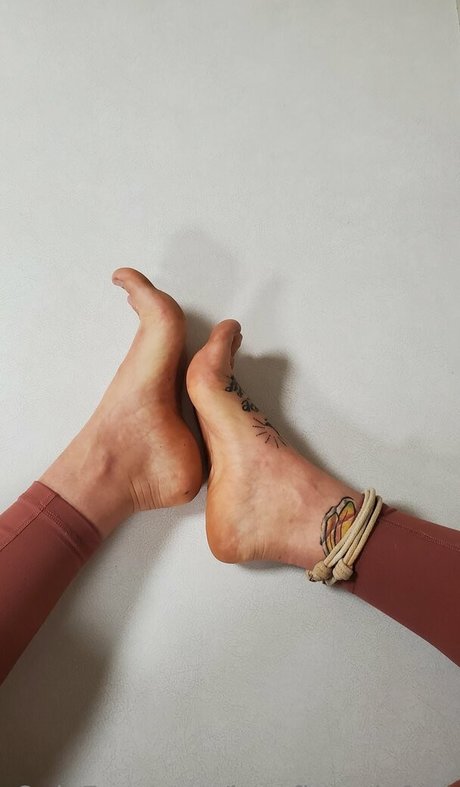 lovefiercelyfeet star nudes pictures