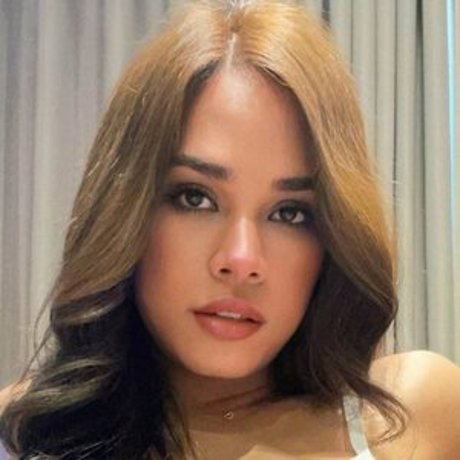 Erin Oliveira beautiful star pics