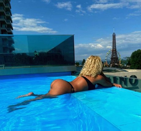 adinaa99 sex pornstar picture