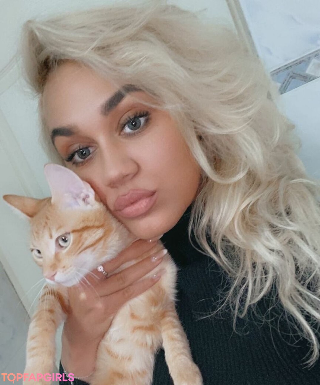 adinaa99 porn model picture