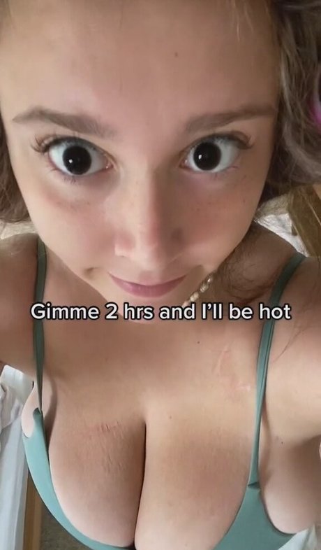 Ella B model best pictures