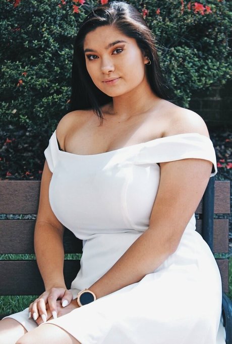 Amanda F pornographic model img