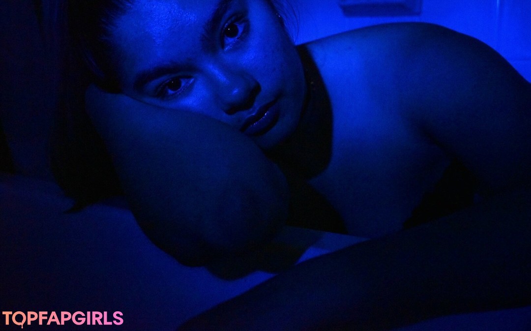 curvy muscle onlyfans pornographic images