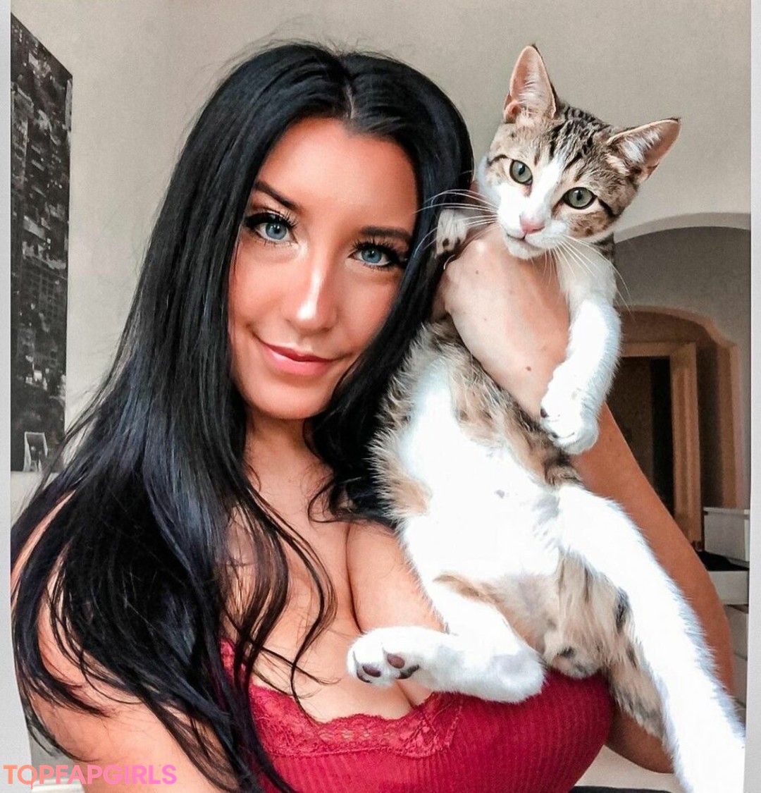 Olivia O xxx pornstar pic