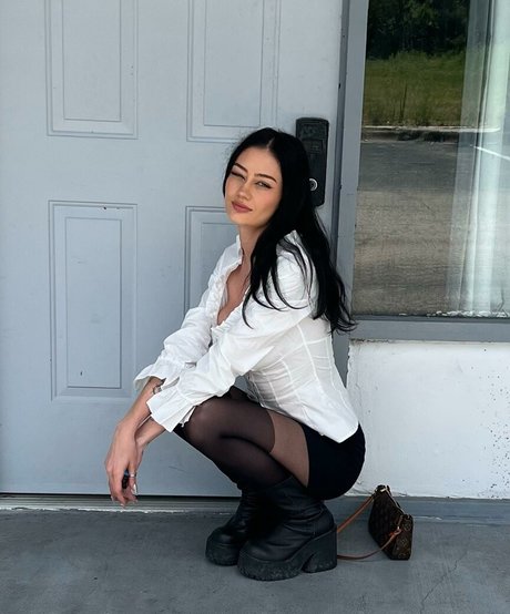 Madylina Renee model hd picture