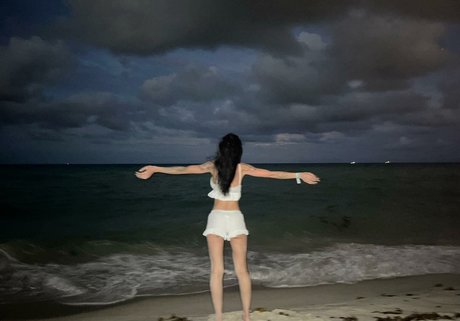 Madylina Renee art model pictures