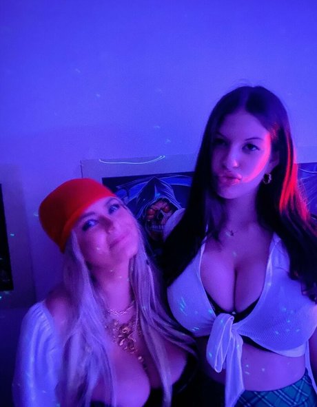 Alana Z star perfect pictures