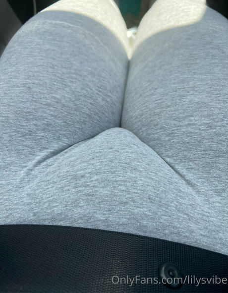 lilysvibe model nude galleries