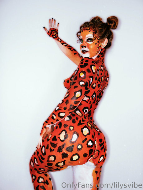 lilysvibe model nude img