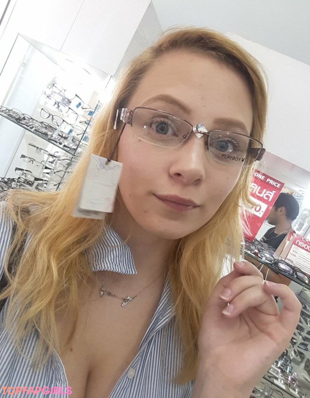 Sydney Poniewaz top profile image