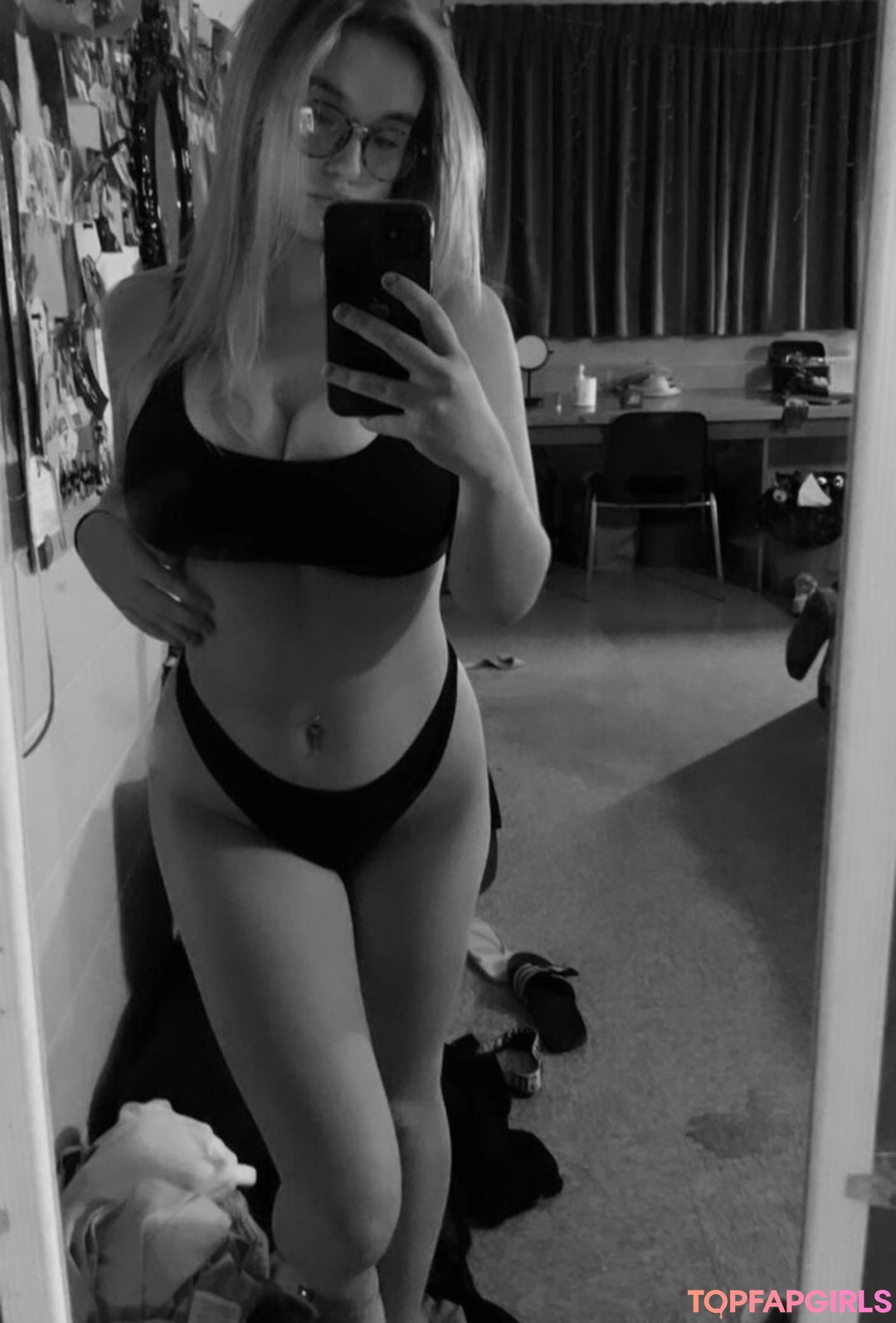 Hailey F model hd picture