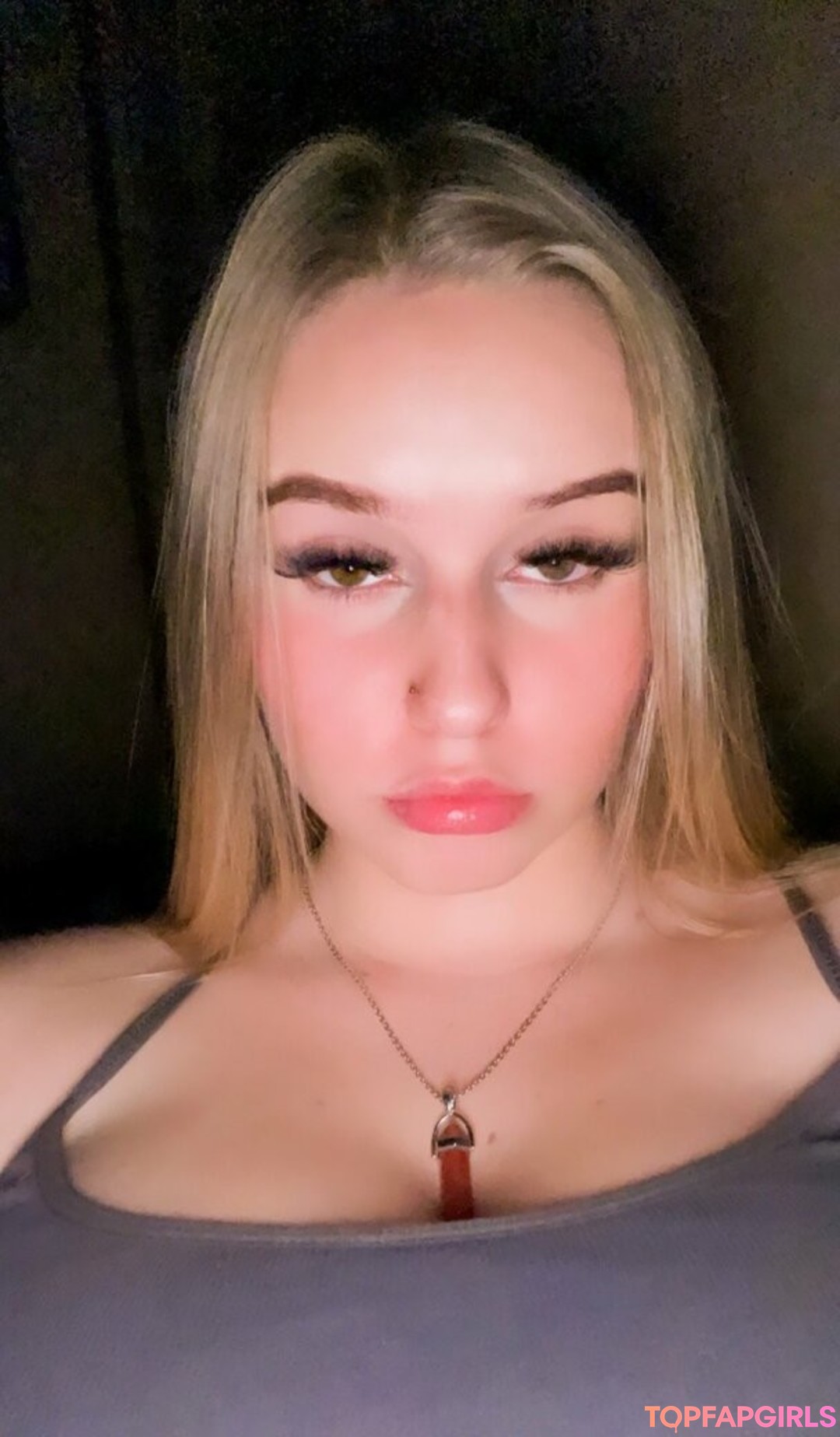 Hailey F nude model photo