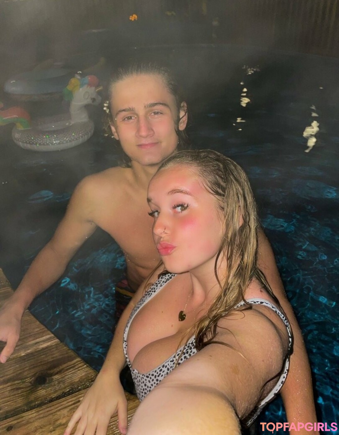 Hailey F top profile image