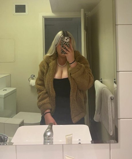 Emily J pornstar pretty photo