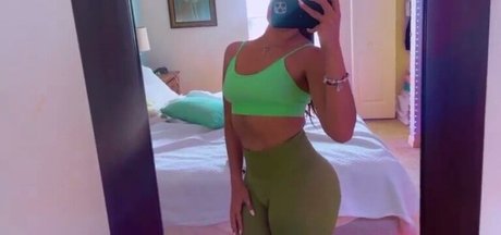 Teddy Moutinho model pics