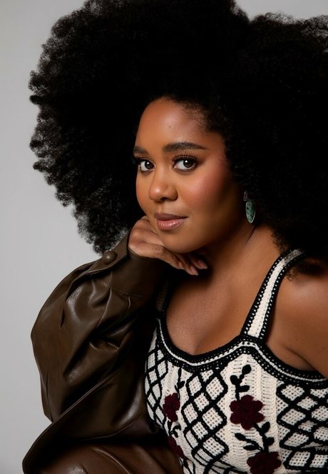 Anjelika Washington hd actress photo